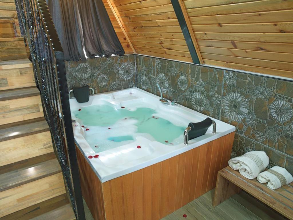 Sivas Camlica Termal Bungalow Bagian luar foto